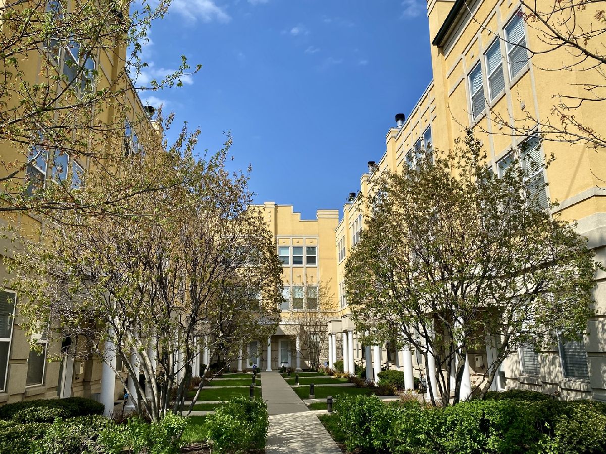 Townhomes Rented Brown Street Station Forest Park Illinois, 7521 Brown