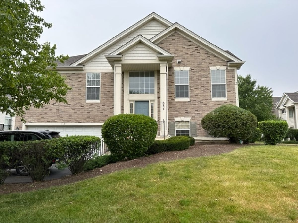 Townhomes Sold Summit Creek Shorewood Illinois, 837 Summit Creek