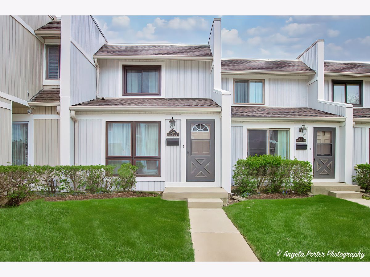 Townhomes Sold Quail Creek Grayslake Illinois, 540 Pheasant