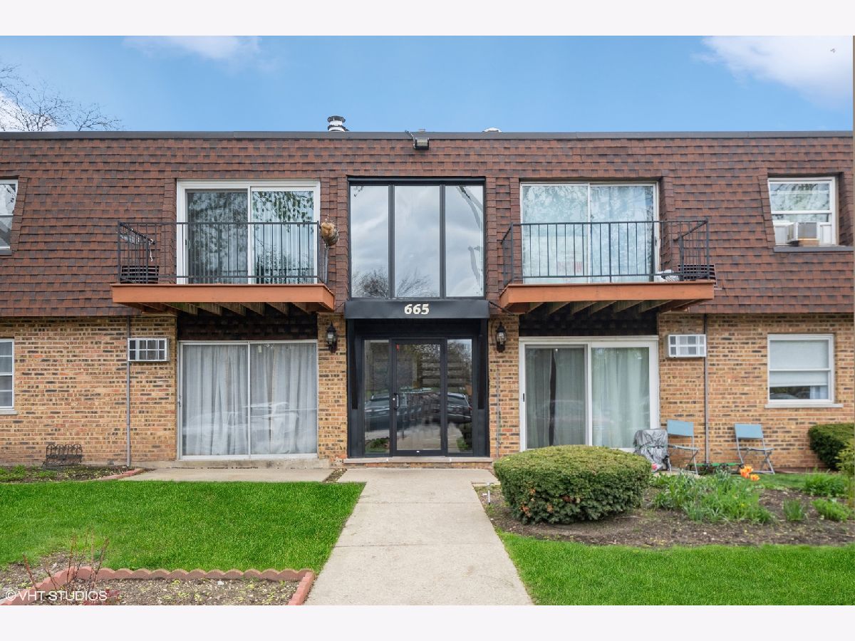 Condominiums Sold Fireside Terrace Buffalo Grove Illinois, 665 Grove