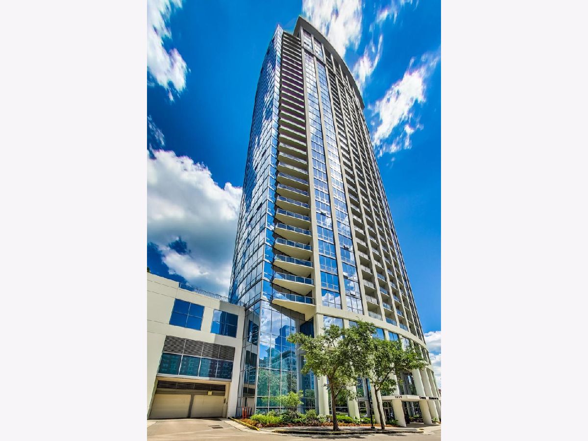 Condominiums Rented Museum Park Tower Iv Chicago Illinois, 1235 Prairie