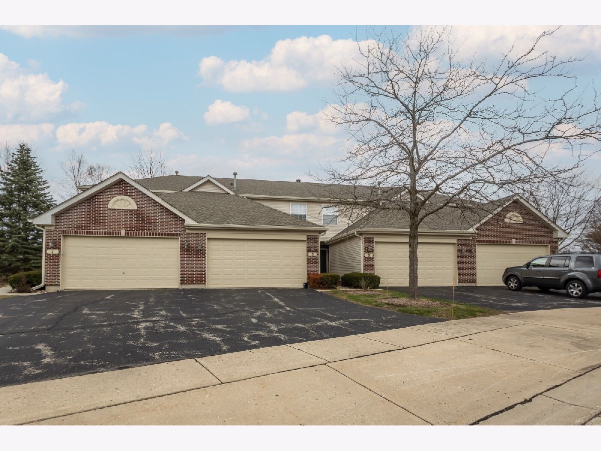 Townhomes & Homes Sold Willoughby South Algonquin Illinois, 3 Rose Hill