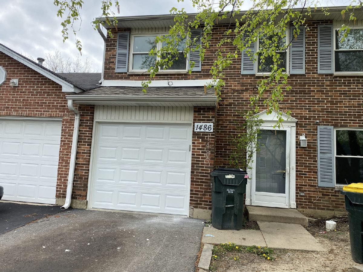 Townhomes & Homes Rented Spring Valley Carol Stream Illinois, 1486 Walnut