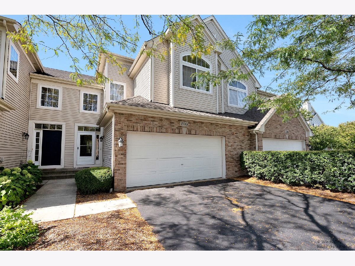 Townhomes & Condos Rented Canterbury Fields Hoffman Estates Illinois, 1784 Kelberg