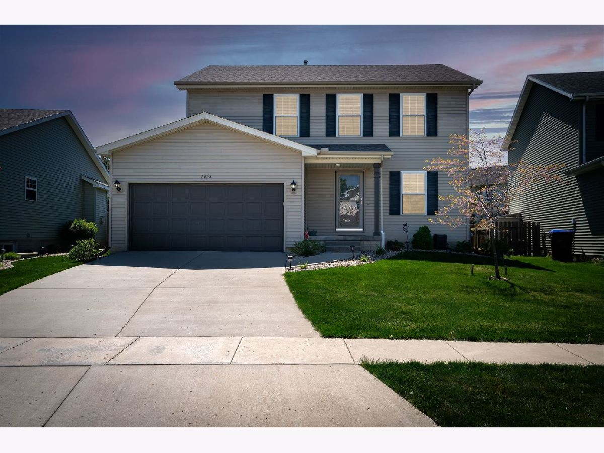 Homes & Condos & Townhomes Sold Fox Hollow Bloomington Illinois, 2424 Grey Fox