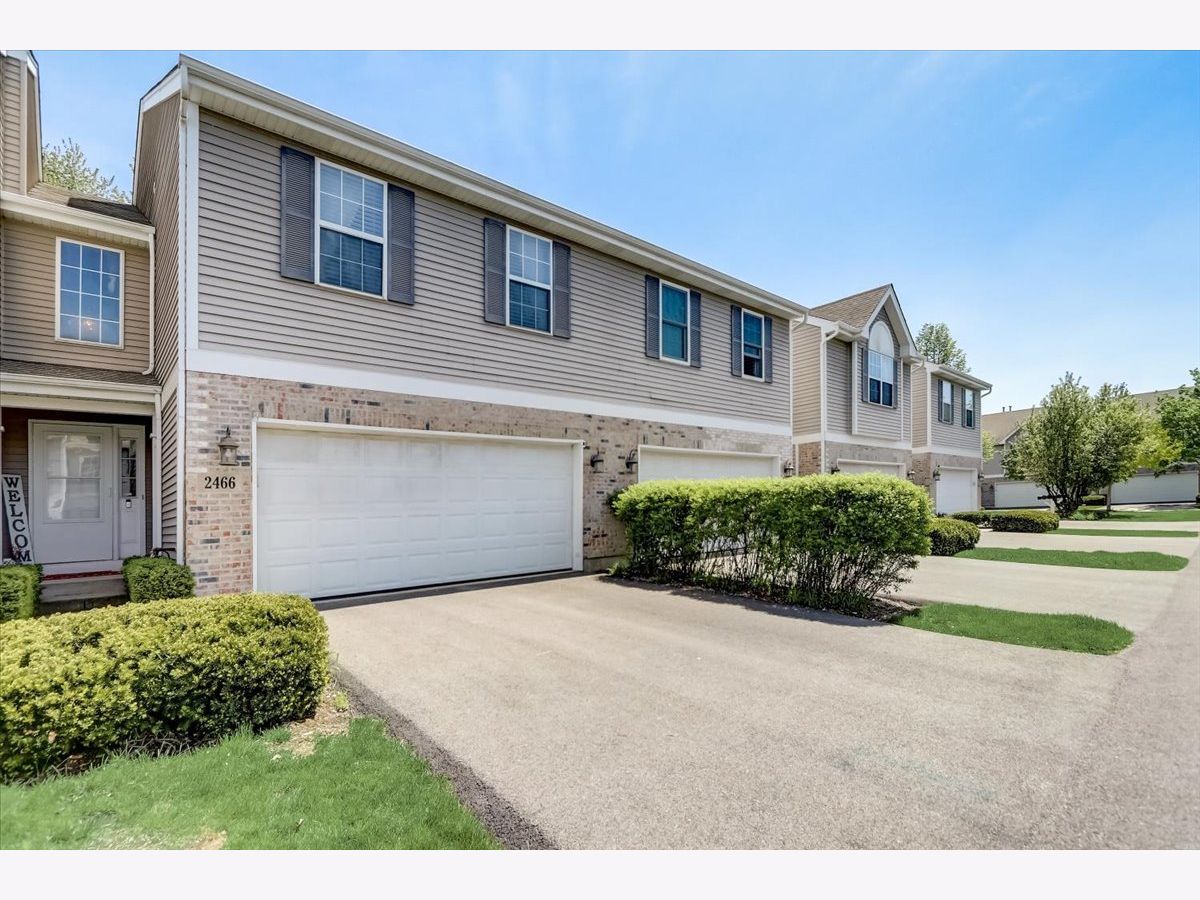 Townhomes & Homes Sold Fox Ridge Elgin Illinois, 2466 Amber