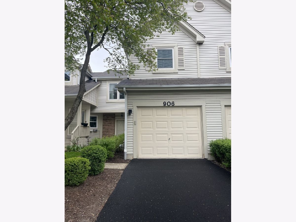 Townhomes & Condos Rented Villas Of The Fields Naperville Illinois, 906 Prospect