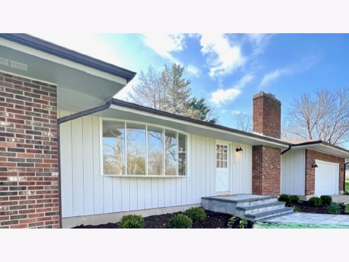 Homes Sold Windy Knoll Crystal Lake Illinois, 2818 Red Barn