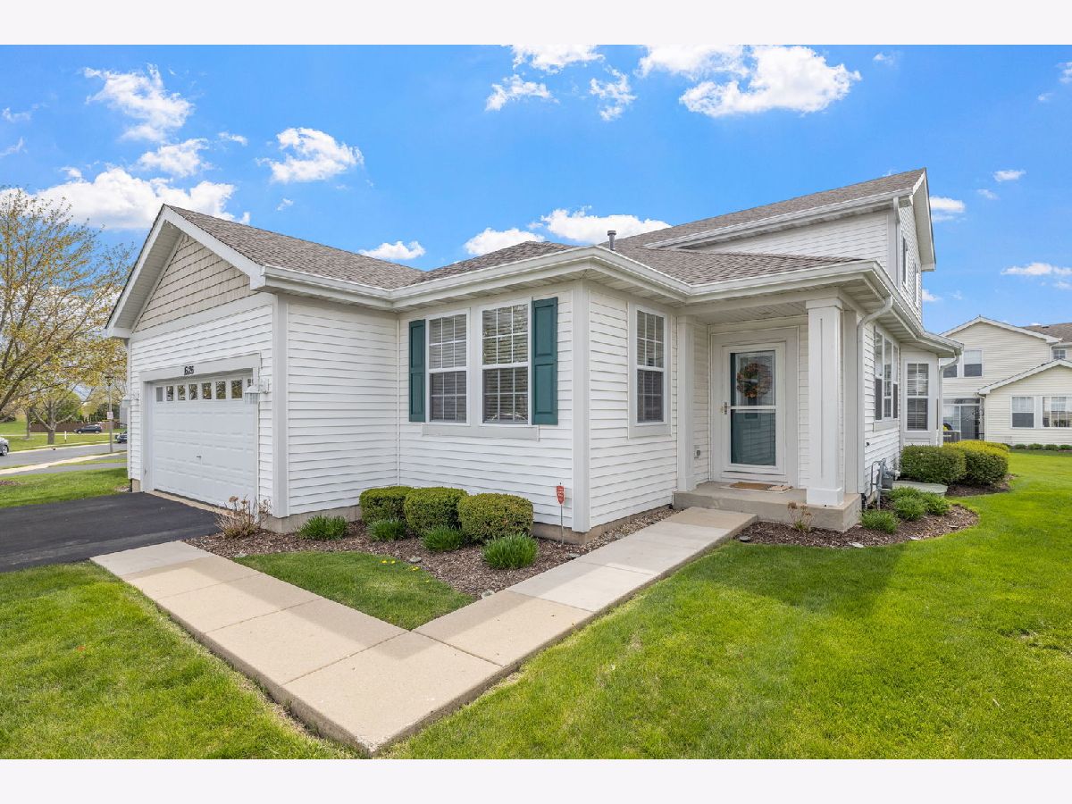 Townhomes & Homes Sold Remington Lakes Crest Hill Illinois, 16126 Michigan