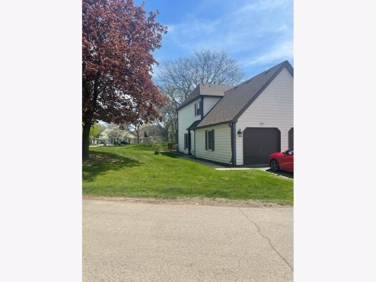 Townhomes Rented Country Oaks Aurora Illinois, 2641 Wingate