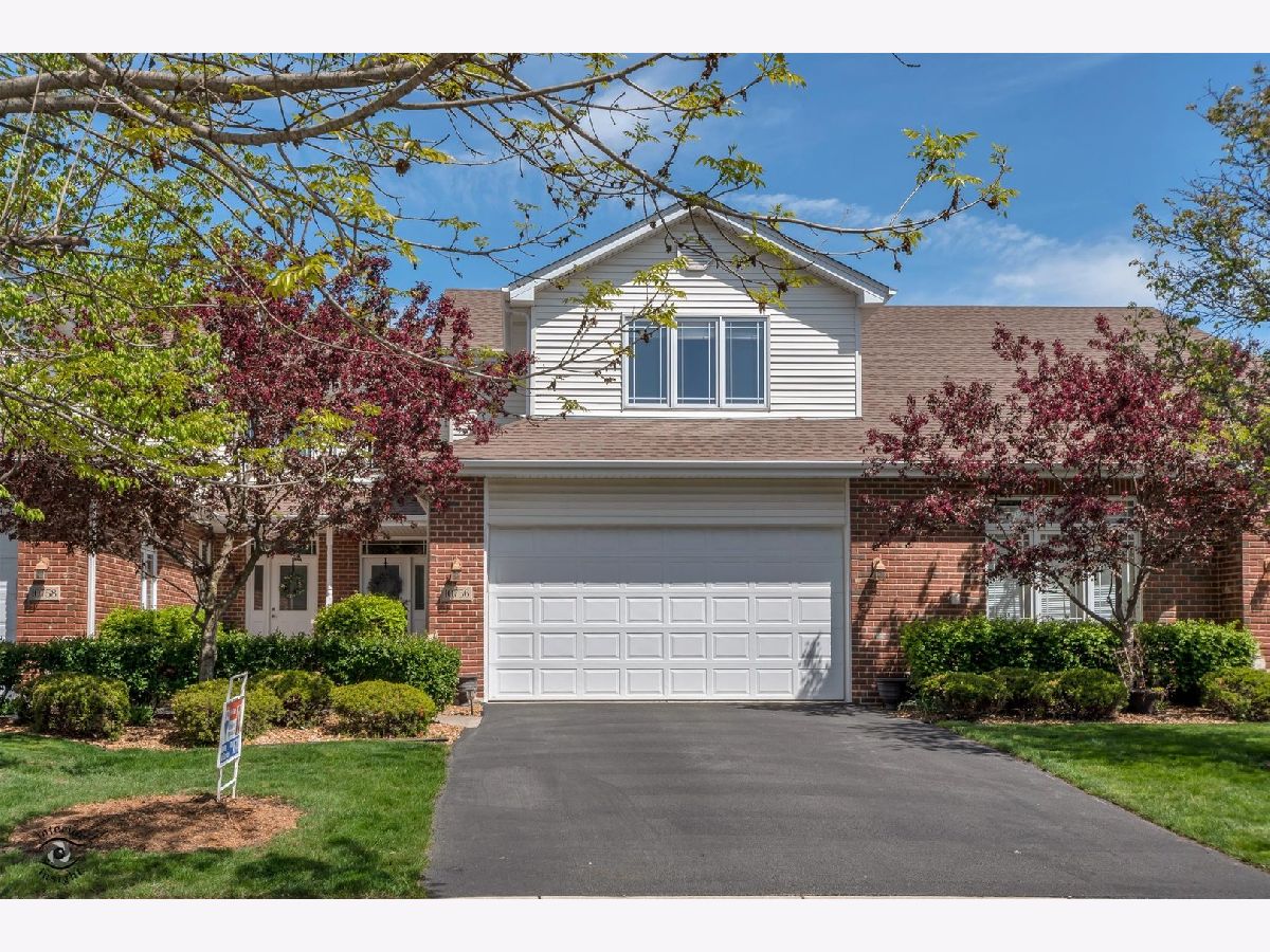 Townhomes & Homes Sold Crystal Creek Mokena Illinois, 10756 Canterbury