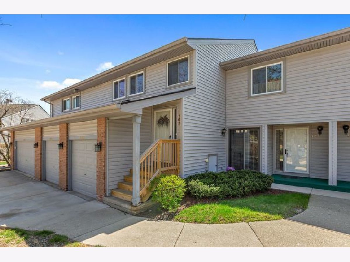Townhomes & Condos Rented Hidden Lake Village Buffalo Grove Illinois, 165 Morningside Ln East