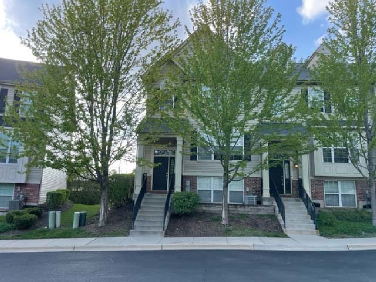 Townhomes Rented River Place South Elgin Illinois, 15 Melrose