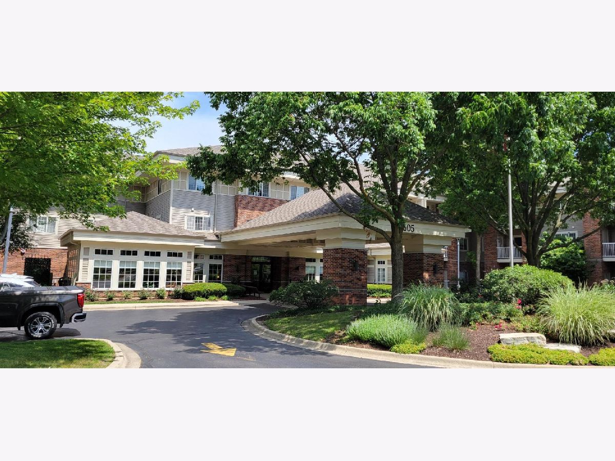 Condominiums Sold Village Green East Dundee Illinois, 605 Barrington