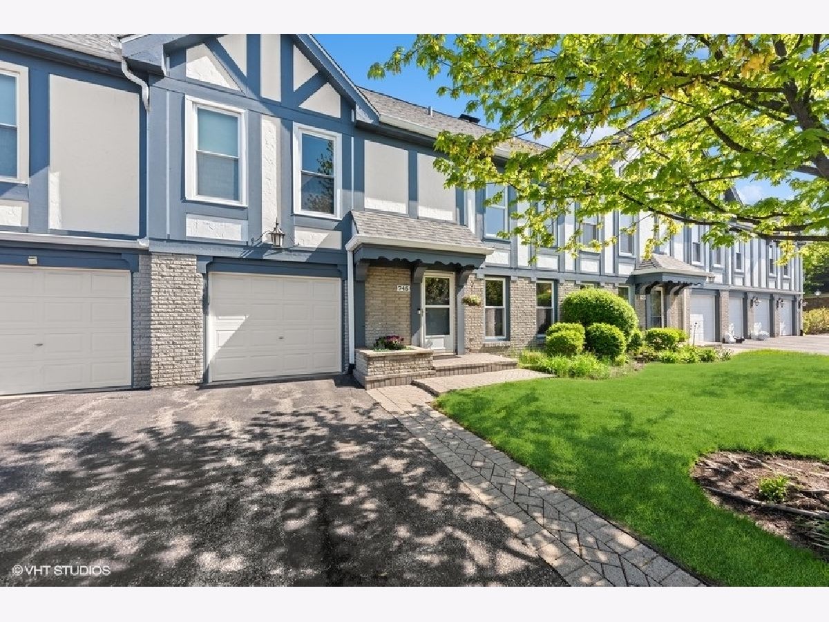 Condos & Townhomes Sold Cambridge Square Libertyville Illinois, 745 Garfield