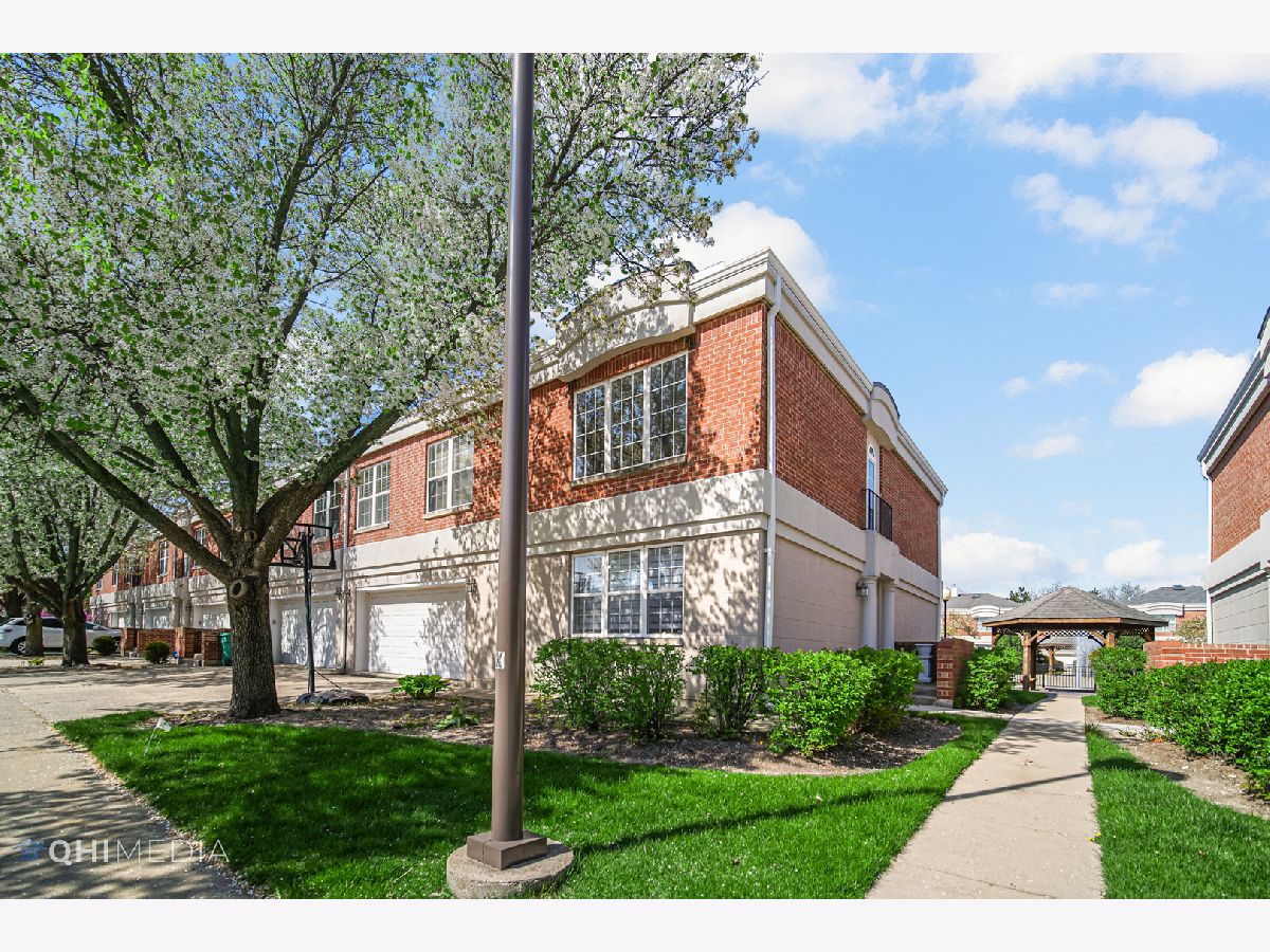 Townhomes & Condos Sold Town Place Buffalo Grove Illinois, 382 Town Place