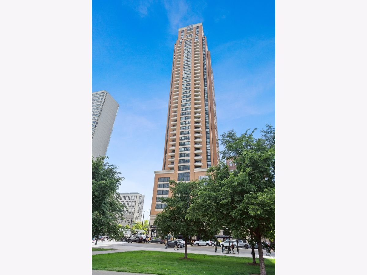 Condominiums Rented The Columbian Chicago Illinois, 1160 Michigan