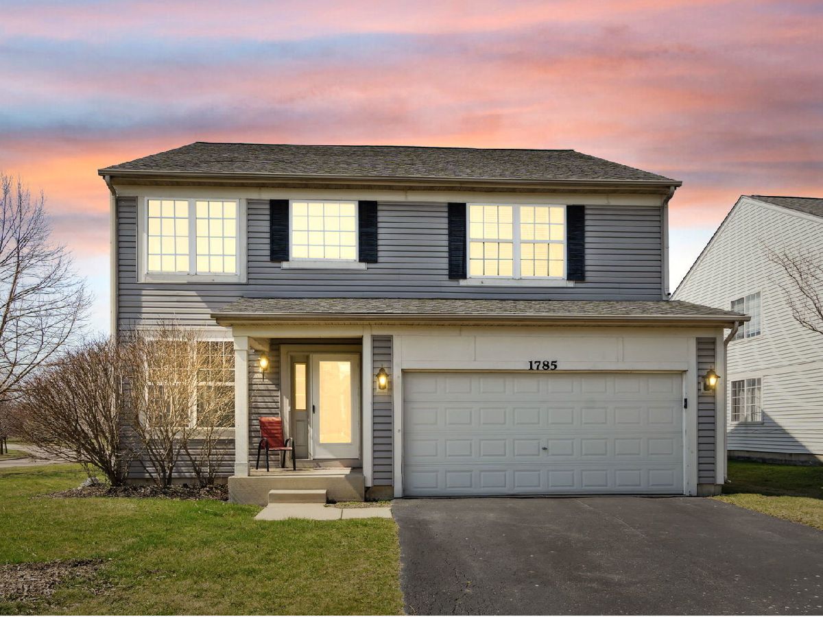Homes Sold Columbia Station Aurora Illinois, 1785 Woodbury