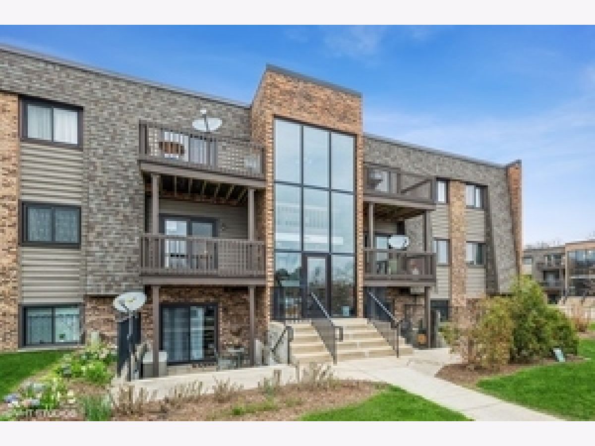 Condominiums Rented Drake Terrace Wheaton Illinois, 1486 Stonebridge