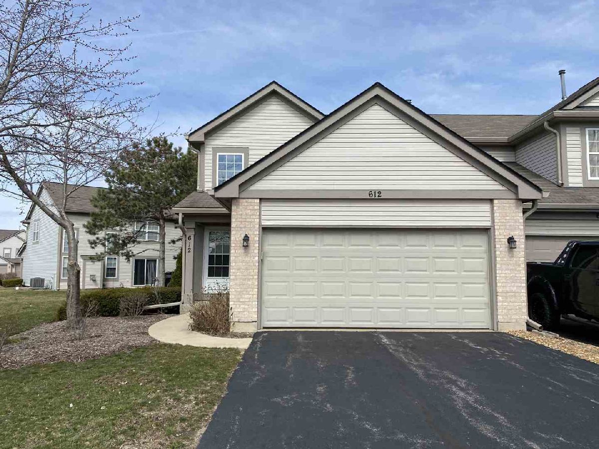 Townhomes & Homes Rented Woodbridge Elgin Illinois, 612 Chelsea