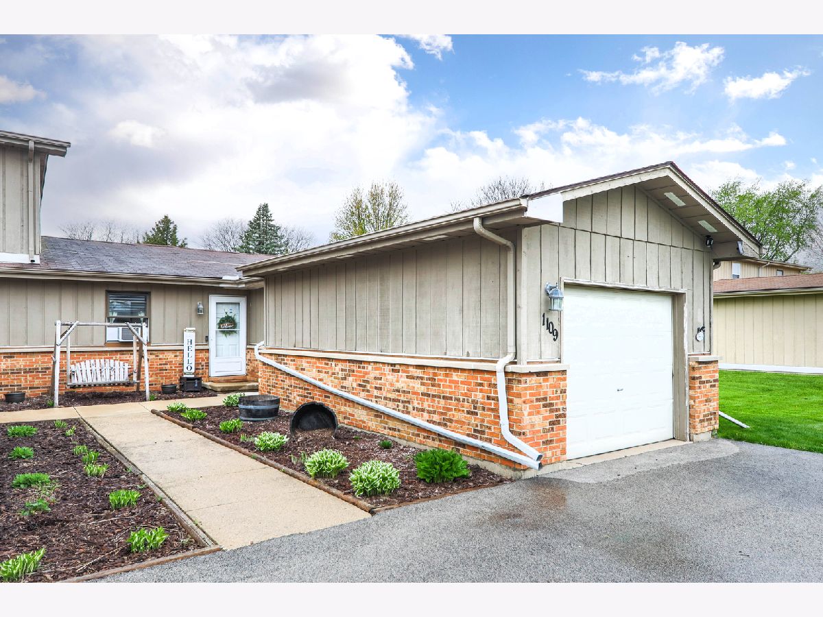 Townhomes Sold Country View Townhomes Sandwich Illinois, 1109 Lillian