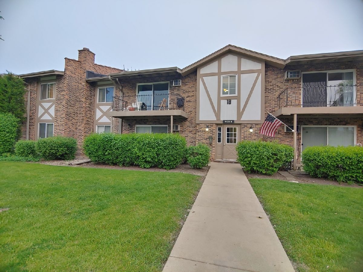 Condos & Townhomes Rented Stratford Green Willowbrook Illinois