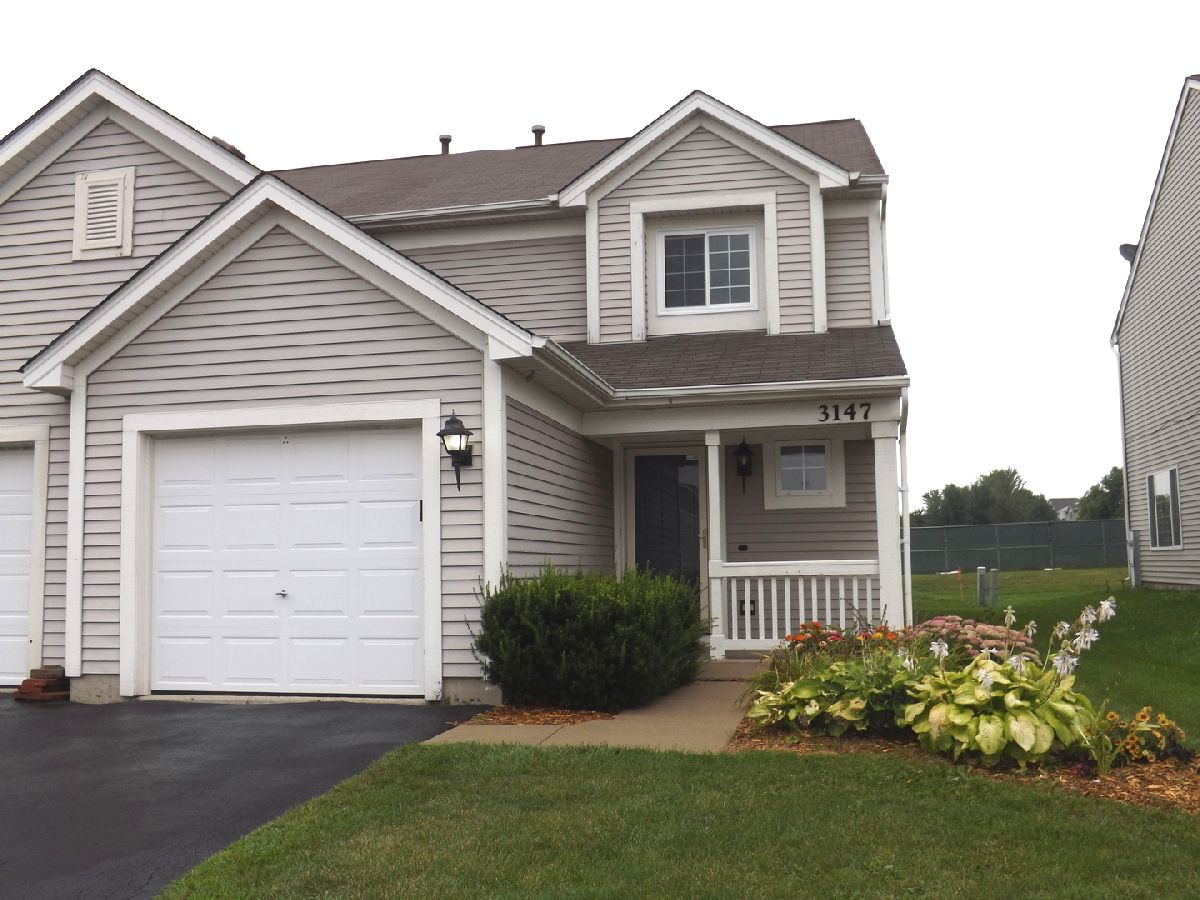 Townhomes Rented Impressions Lake In The Hills Illinois, 3147 Impressions