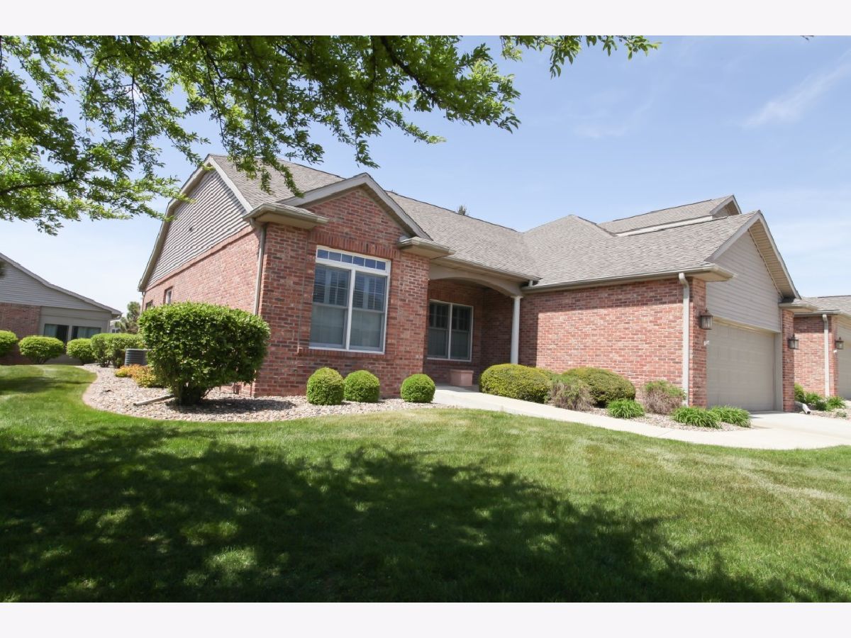 Condos & Townhomes & Homes Sold Spring Ridge Bloomington Illinois, 42 Arbor