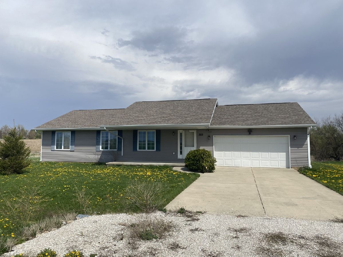 Homes Sold Stoneman Garden Carlock Illinois, 323 Wilson