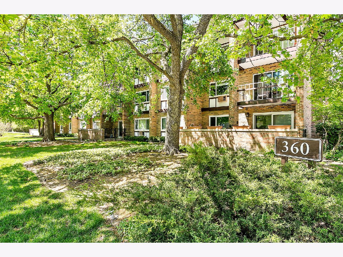 Condominiums Sold Claymoor Hinsdale Illinois, 360 Claymoor