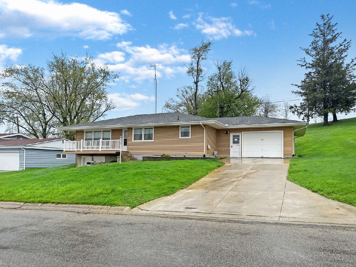  Sold Stockton Illinois, 412 Columbia