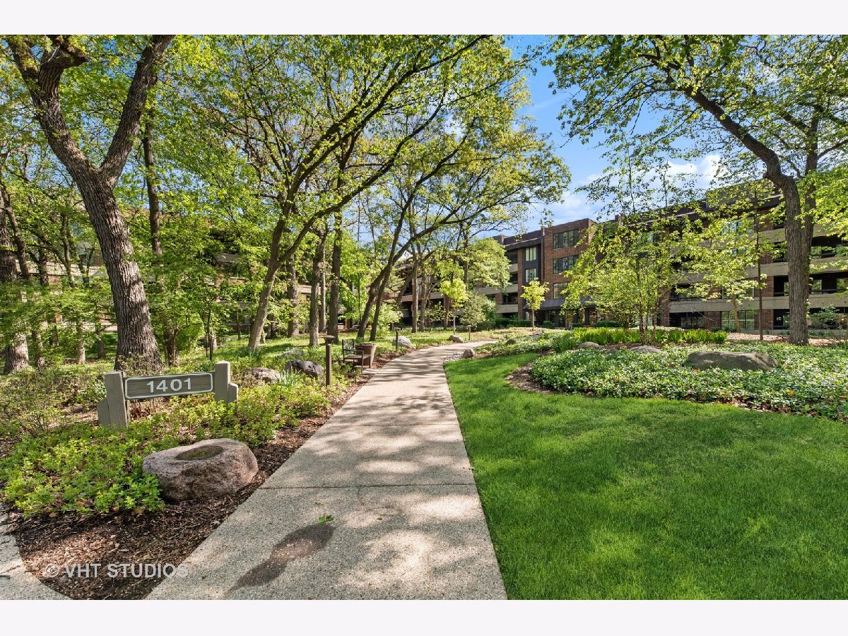 Condos & Townhomes & Homes Sold Graue Mill Hinsdale Illinois, 1401 Burr Oak