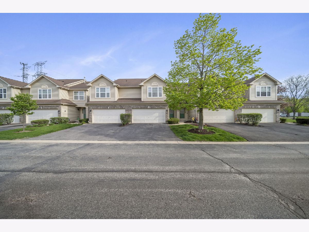 Townhomes & Homes Sold Countryfield Townes Elgin Illinois, 665 Countryfield