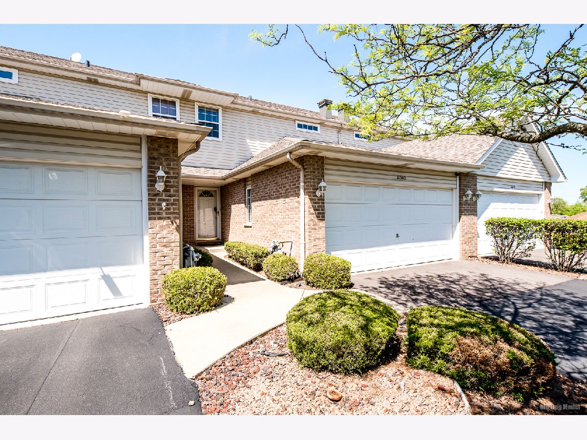 Condos & Townhomes & Homes Sold Chapel Hill Alsip Illinois, 11345 Peach Tree