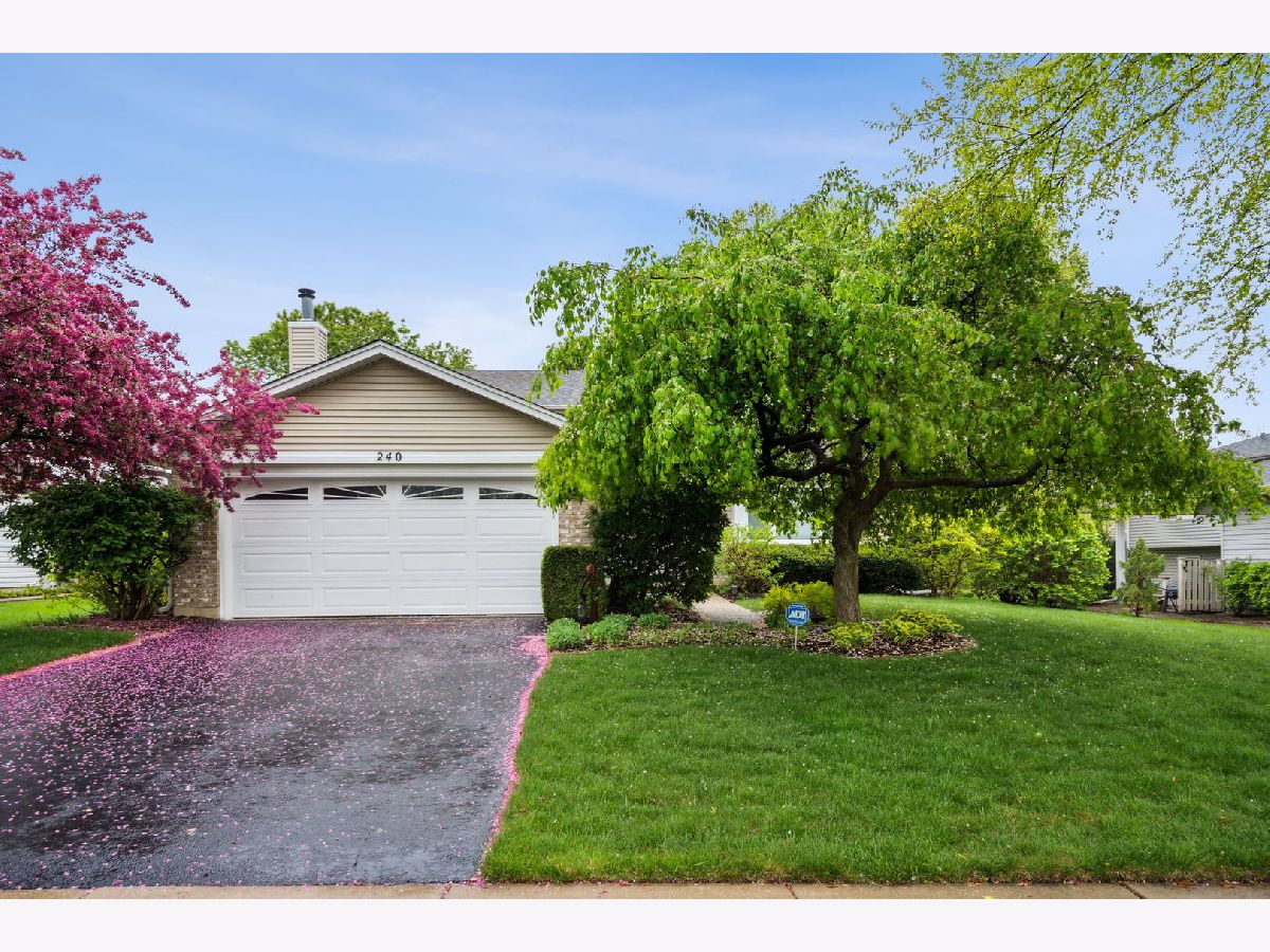 Homes Sold Ashmore Estates West Chicago Illinois, 240 Indianwood