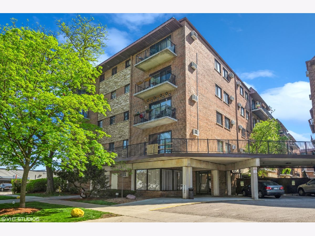 Condominiums & Homes Sold Oakfield West Chicago Illinois, 2333 Neva