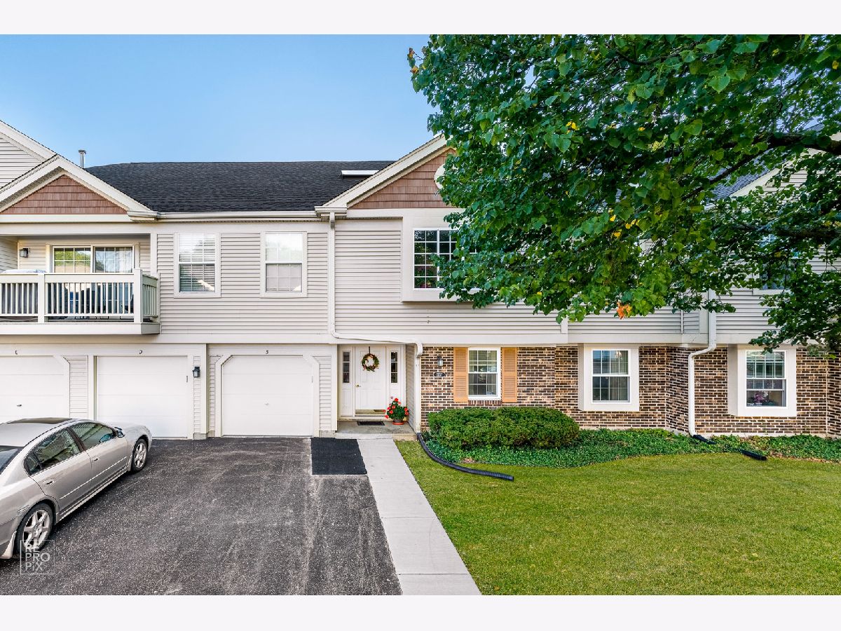 Condos & Townhomes Rented Cambridge Chase Mundelein Illinois, 1257 Ballantrae