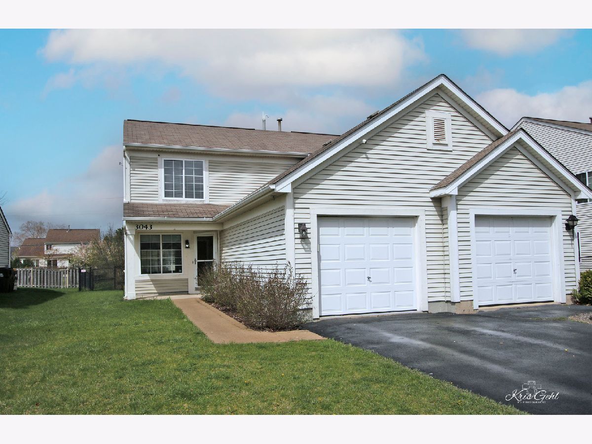 Townhomes Sold Impressions Lake In The Hills Illinois, 3043 Impressions