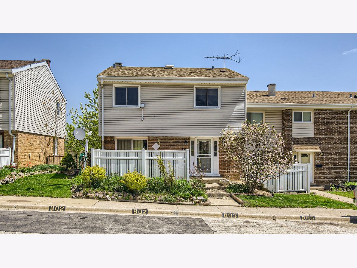 Townhomes Sold Russet Oaks University Park Illinois, 806 White Oak