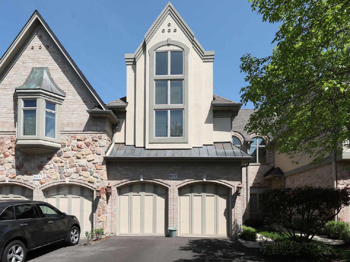 Townhomes Sold Maison Du Comte Palatine Illinois, 1577 Kembley