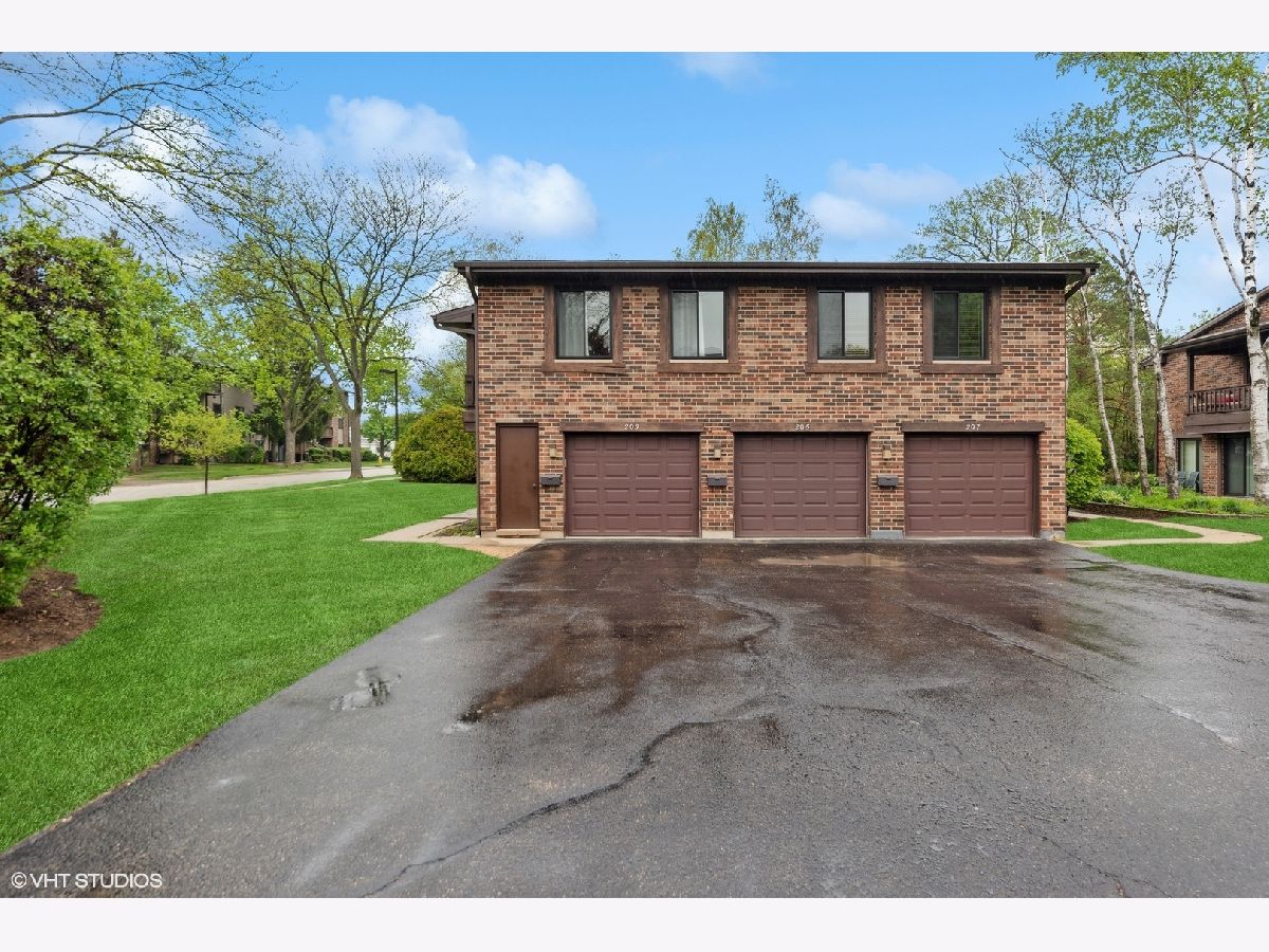 Townhomes & Homes Sold Villas By The Lake Vernon Hills Illinois, 203 Ct Of Shorewood
