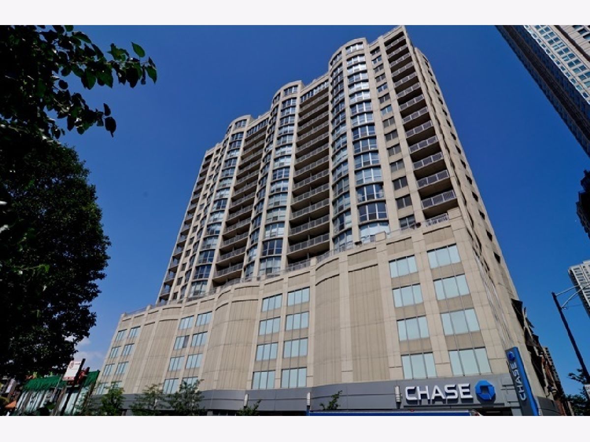 Condominiums Rented Farallon Chicago Illinois, 600 Dearborn