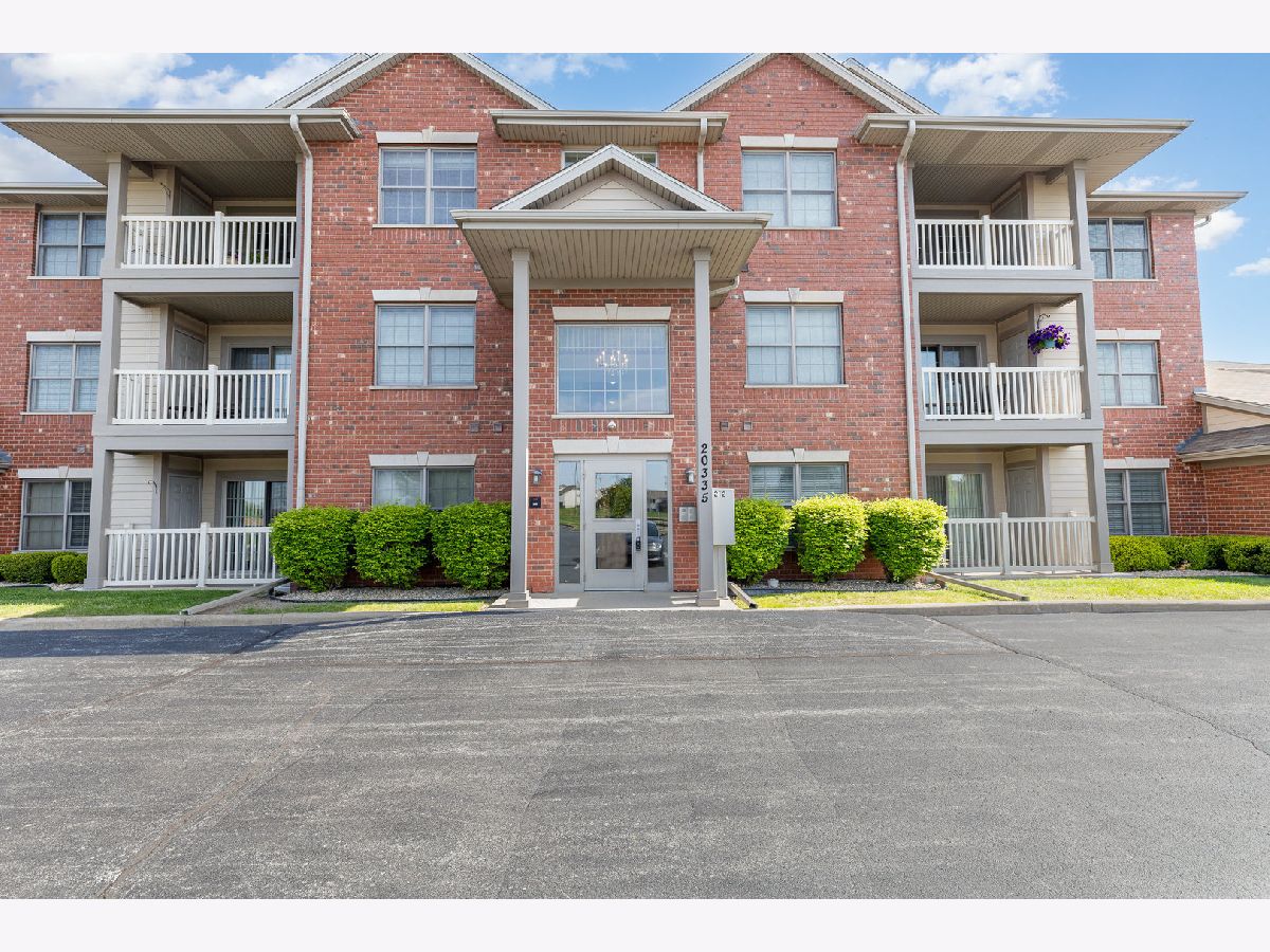 Townhomes & Condos Sold Hawthorne Lakes Frankfort Illinois, 20335 Rainford