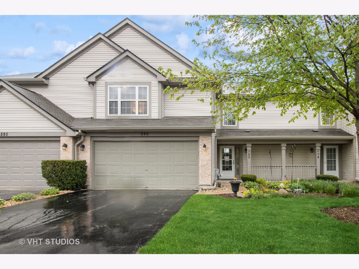 Townhomes & Homes Sold Woodbridge Elgin Illinois, 592 Brighton