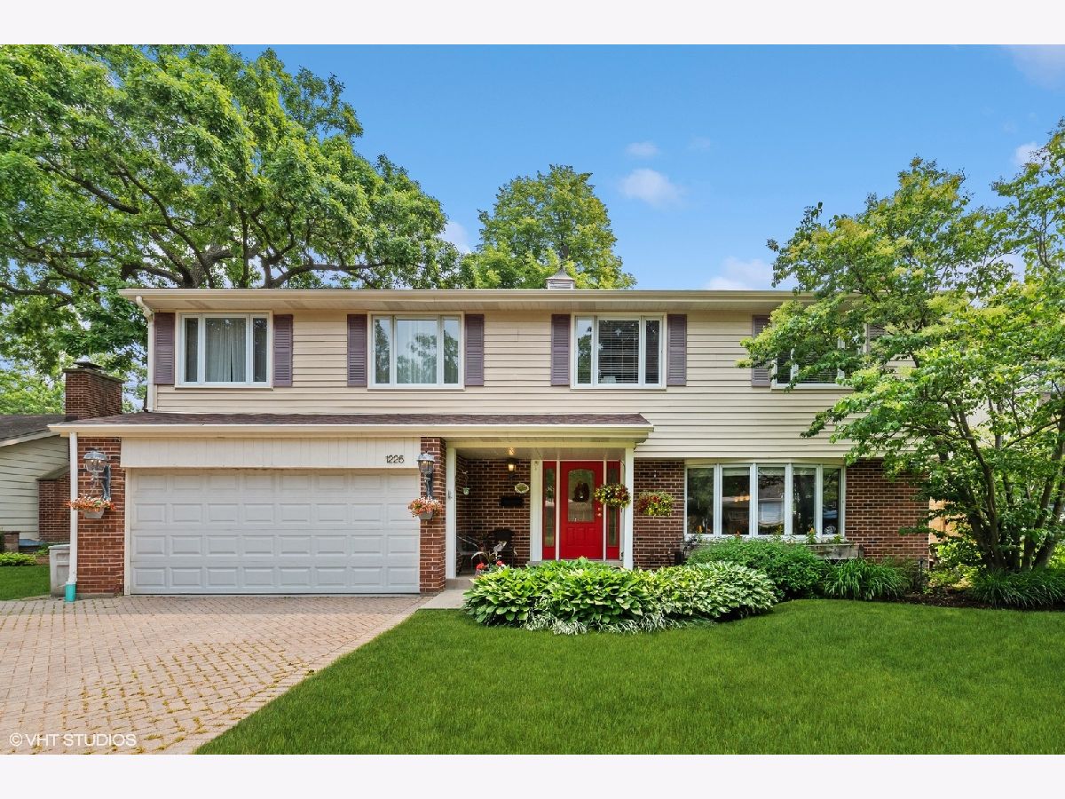 Homes Sold Northeast Deerfield Deerfield Illinois, 1225 Blackthorn