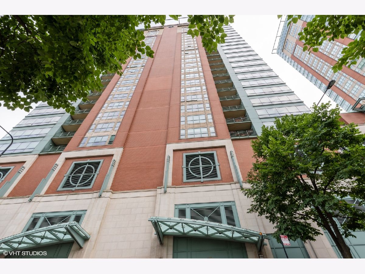 Condos & Townhomes Sold Riverview Condominiums Chicago Illinois, 445 North Water