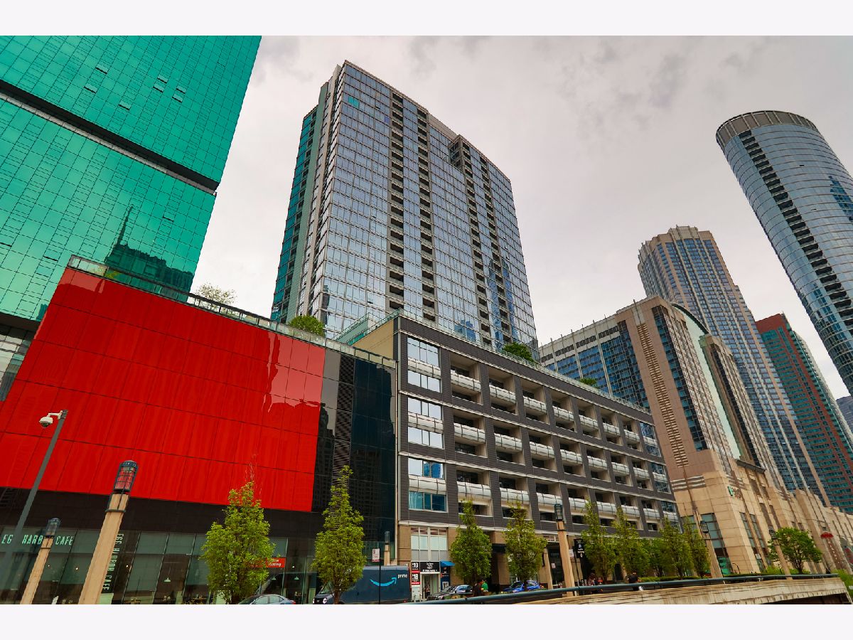 Condominiums Rented Fairbanks At Cityfront Chicago Illinois, 240 Illinois