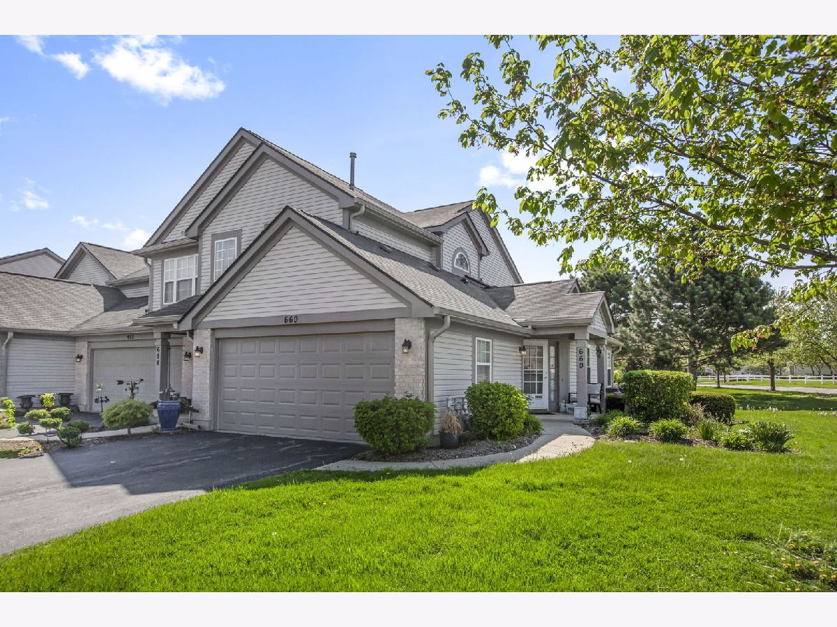 Townhomes & Homes Sold Woodbridge Elgin Illinois, 660 Lancaster