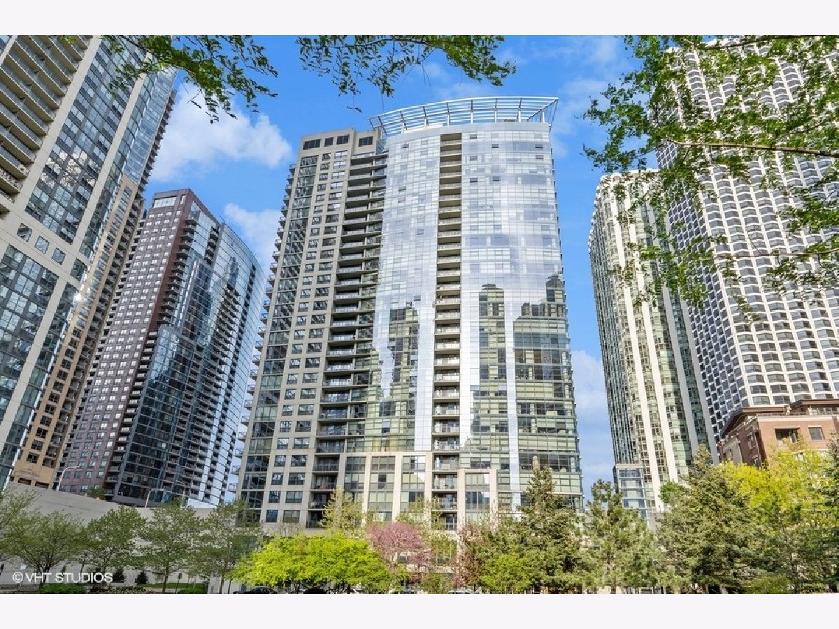 Condos & Townhomes Sold Lancaster Chicago Illinois, 201 Westshore