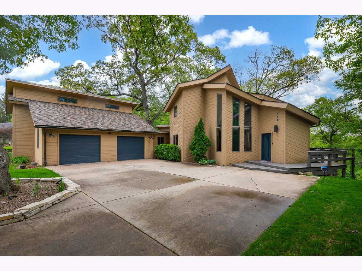 Homes & Condos & Townhomes Sold River Oaks Shorewood Illinois, 732 Raven